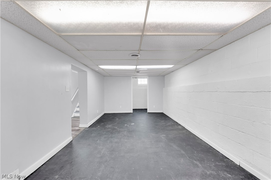 M J Mixs - Residential Lease