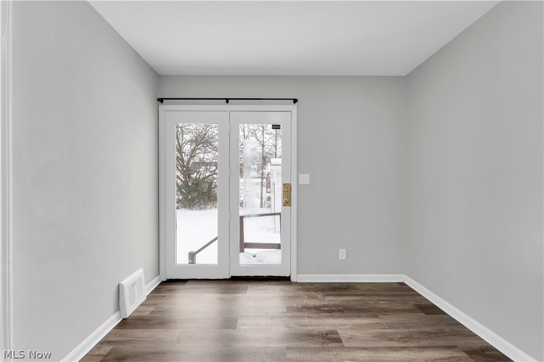 M J Mixs - Residential Lease
