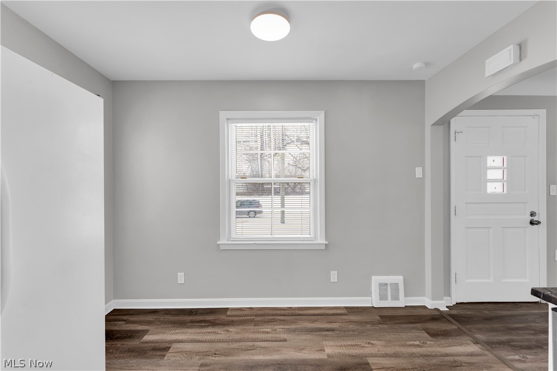 M J Mixs - Residential Lease