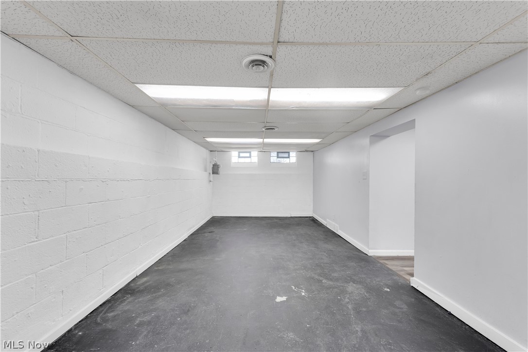 M J Mixs - Residential Lease
