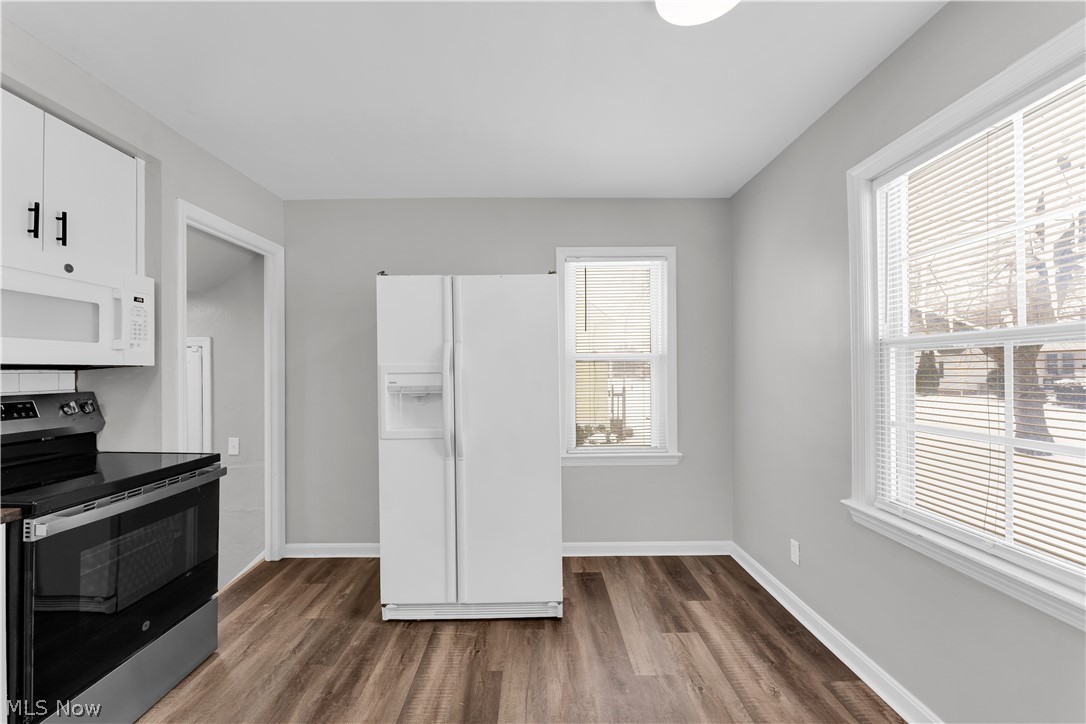 M J Mixs - Residential Lease