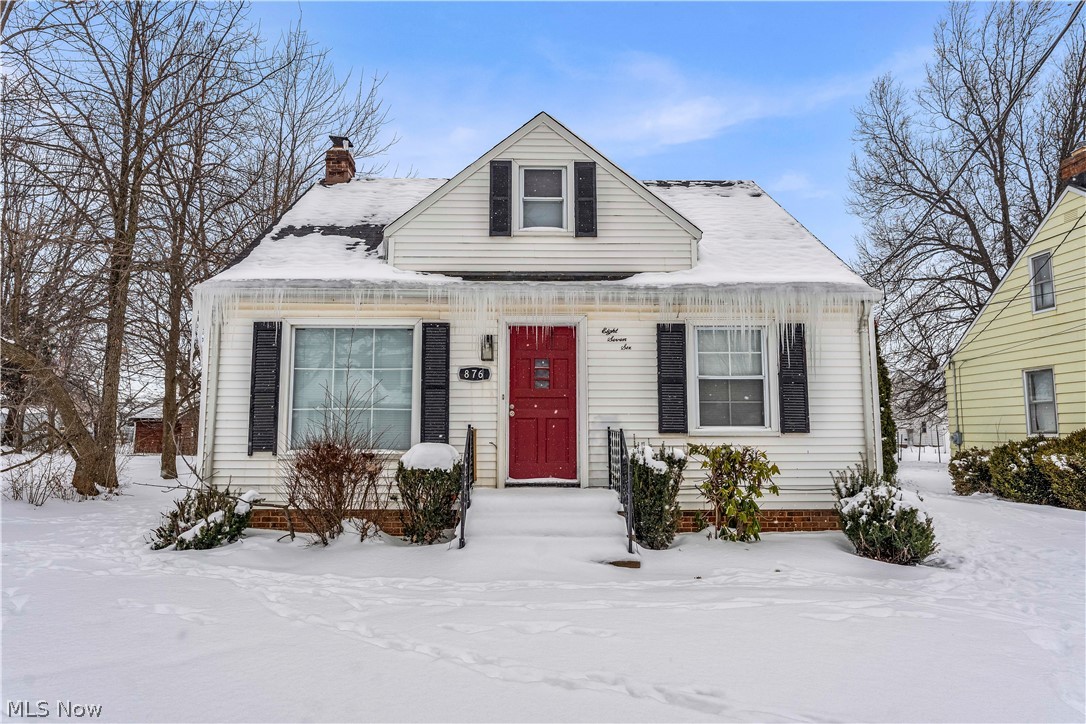 876 E 209th St, Euclid - Spacious 3-bed 1-bath single-family home! //

$ 1400 rent / $ 1400 deposit //
$55 application fee per adult //
1-2 pets OK in this unit. After application pre-approval, a PetScreening is required for any animals to proceed with one of our properties; a PetScreening affidavit is still required if you have no pets. (Some breed restrictions apply per HUD guidelines). //
NO SMOKING //
1 time $169 non-refundable set up fee paid at lease signing //


$35/month required resident benefit package; can include personal property/liability insurance for an additional $10/month for $45/month total. //

After application Pre-Approval 1 applicant per household application is required to fill out a PetScreening application, before being about to proceed with placing a Reservation Fee for one of our properties.  You will receive a pre-approval for your application and in order to proceed, the PetScreening is required. Even if you have NO pets - this application must be filled out. One time, non-refundable pet fee of $250-600 per animal applies to all pets & must be paid before or when you pay your first month rent. (No fee for qualified assistance animals). //

Our application is processed through secure site: Findigs, and they require ID and income verification. Without this, your application will not be processed. They offer 24/7 chat support on their application directly if you have any questions. //

BEDROOMS: 3 //
BATHROOMS: 1 //
APPLIANCES PROVIDED: Fridge, stove, microwave, and dishwasher //
UTILITIES / RESIDENT RESPONSIBILITY: Residents are responsible for all utilities including: water/sewer/trash, gas & electric and are responsible to maintain lawn care maintenance & snow removal. //

Serious inquiries only.