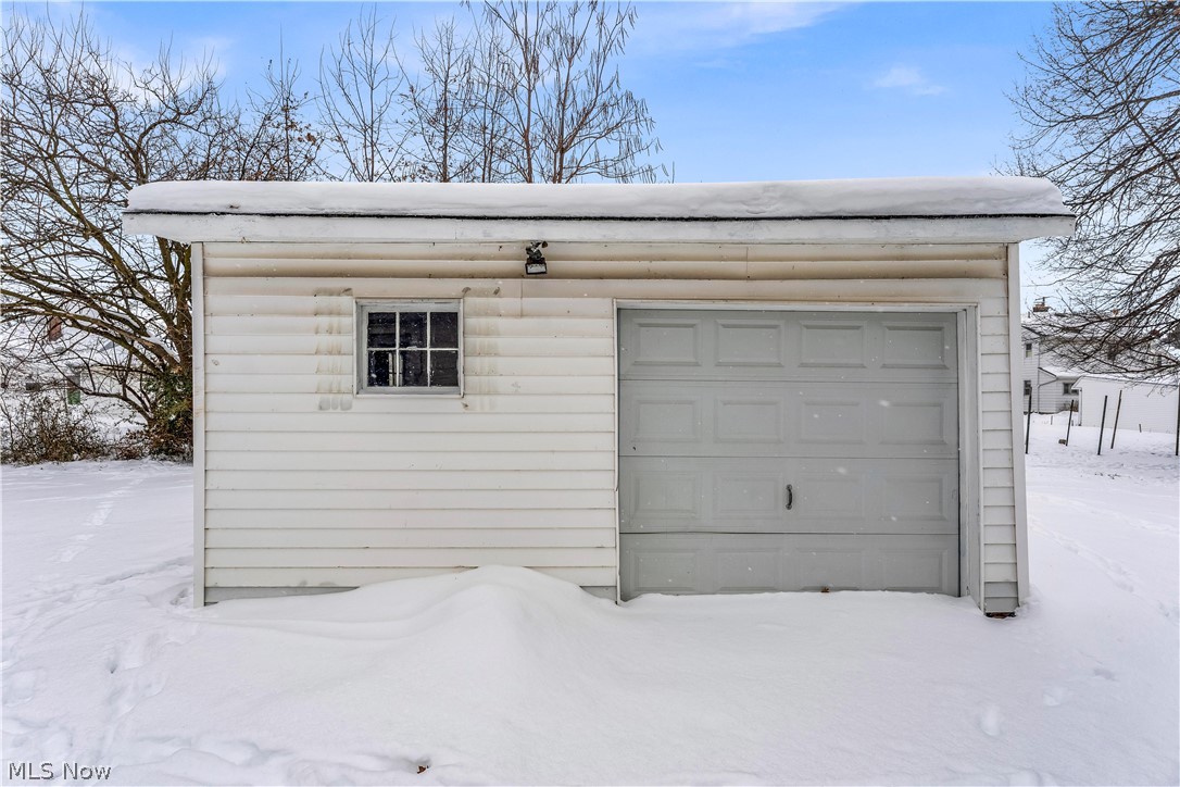M J Mixs - Residential Lease