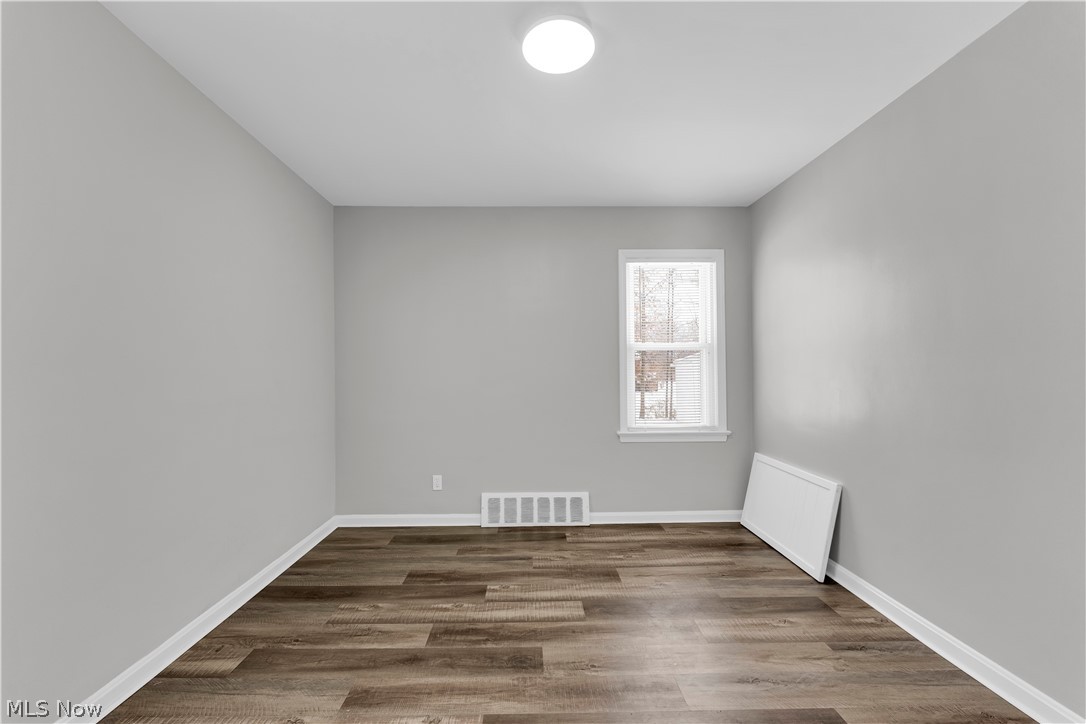 M J Mixs - Residential Lease