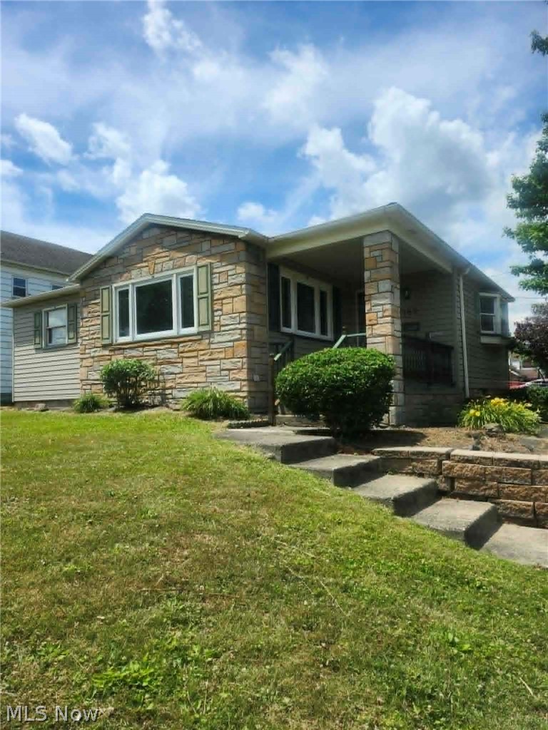Just listed in Struthers! Step into comfort at 189 Center Street! This inviting home features bright living spaces filled with natural light and a layout that feels both cozy and functional. The kitchen offers plenty of cabinet and counter space, perfect for everyday cooking and entertaining. Enjoy the convenience of nearby shops, restaurants, and schools while having a place that truly feels like home. Don’t miss your chance to see it—schedule your private showing today!