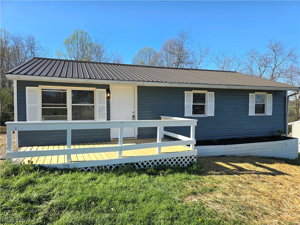 Located behind Meadowbrook Schools, this Ranch Home features 3BR, 1 1/2BA & is ready for a new owner!
Many new updates! New Flooring, paint, updated Kitchen with appliances, updated Bathrooms, newer light fixtures, newer
roof in 2020, and even a finished Family Room in the basement for entertaining! Call your agent today!