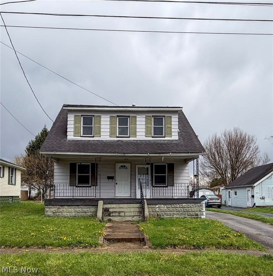 Located in Niles, this 3-bedroom, 1-bath home offers a great opportunity for investors or buyers looking to add their own personal touch. The property features a newly updated bathroom, along with a functional layout and an additional shower in the basement, adding extra convenience and potential.
While the home does need some work, it provides a solid foundation to renovate, customize, and build equity. Whether you’re looking for your next investment property or a fixer-upper to make your own, this home has plenty of potential to shine with the right vision.