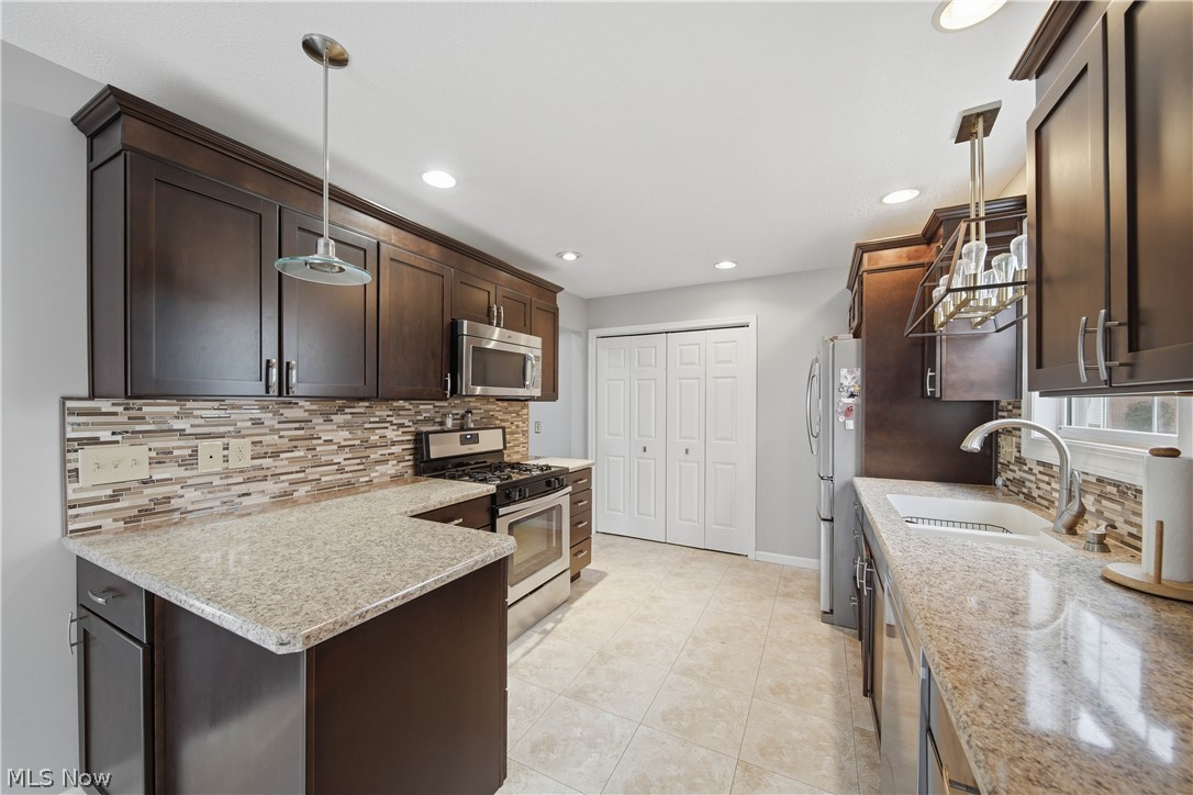Laurelwoods North Condominiums - Residential