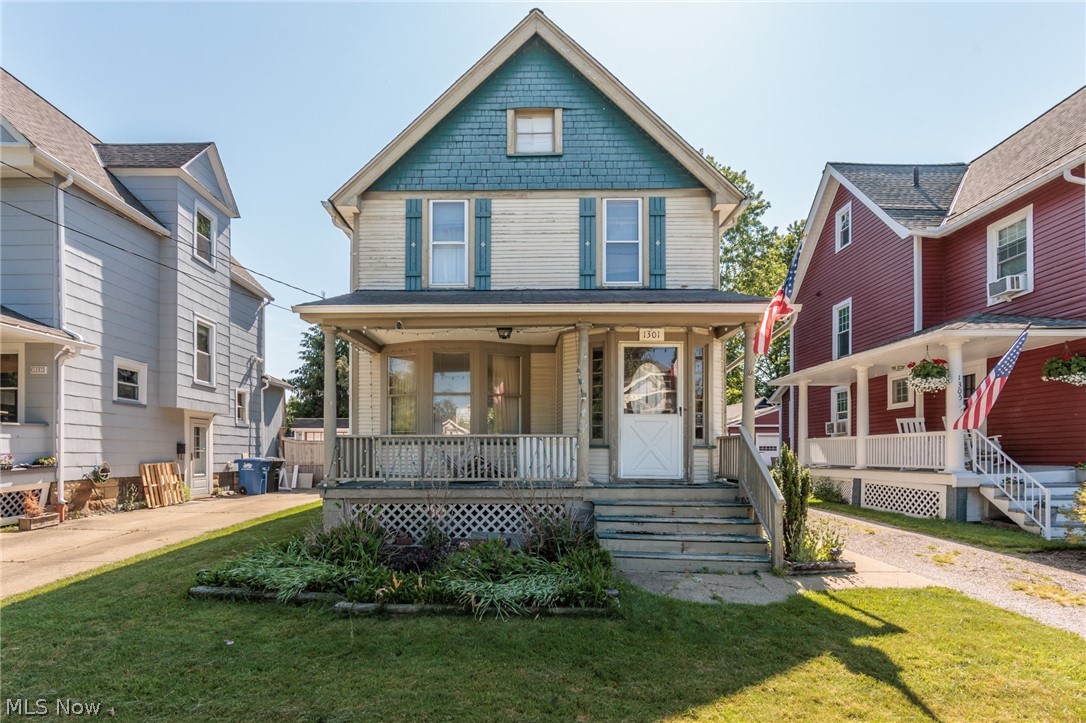 Charming Colonial in a highly walkable neighborhood, just moments from popular restaurants, shopping, parks, and everyday conveniences. Filled with character and natural light, this inviting home features 2bd/1.5baths and a versatile bonus room that can be customized to fit your lifestyle. Whether you envision a home office, nursery, fitness space, reading retreat, craft room, or guest room, the possibilities are endless.The lower level features a private sauna-perfect for relaxing and unwinding at the end of the day. Outside, your'll appreciate the detached two car garage and easy access to everything the neighborhood has to offer. 
Don't miss the opportunity to make it your own!