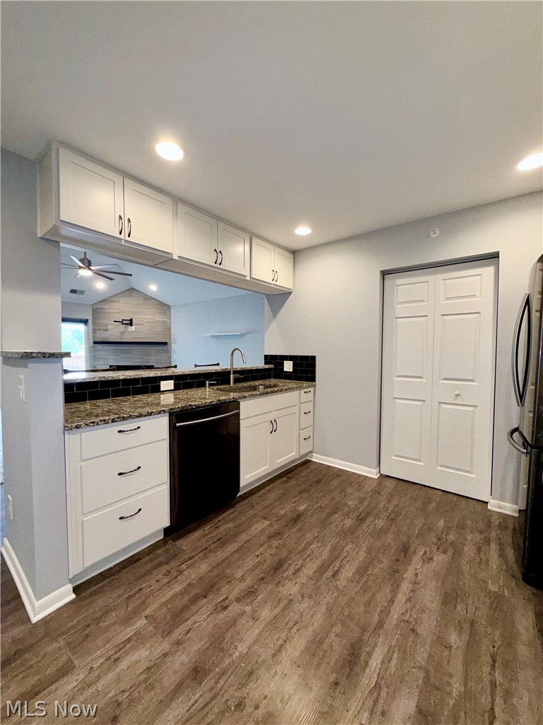 Country Lakes Condo - Residential