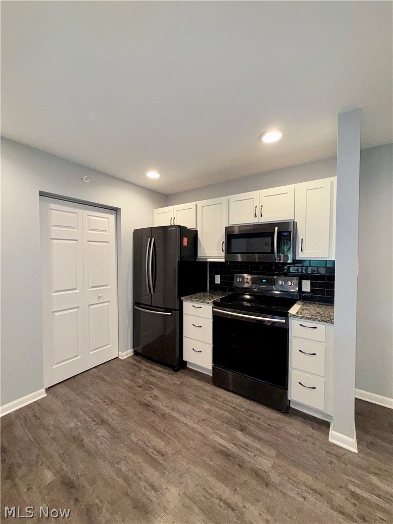 Country Lakes Condo - Residential