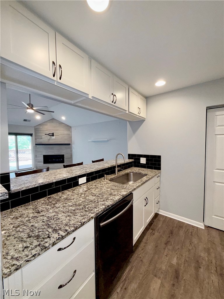 Country Lakes Condo - Residential