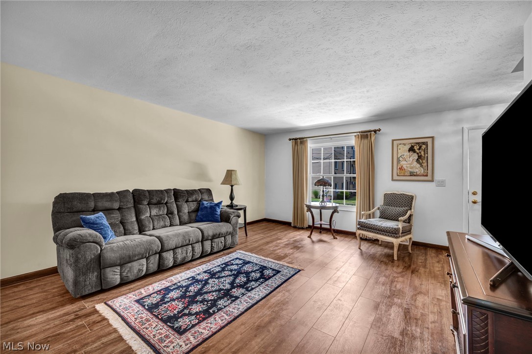 Cornerstone Square Twnhms Condo - Residential