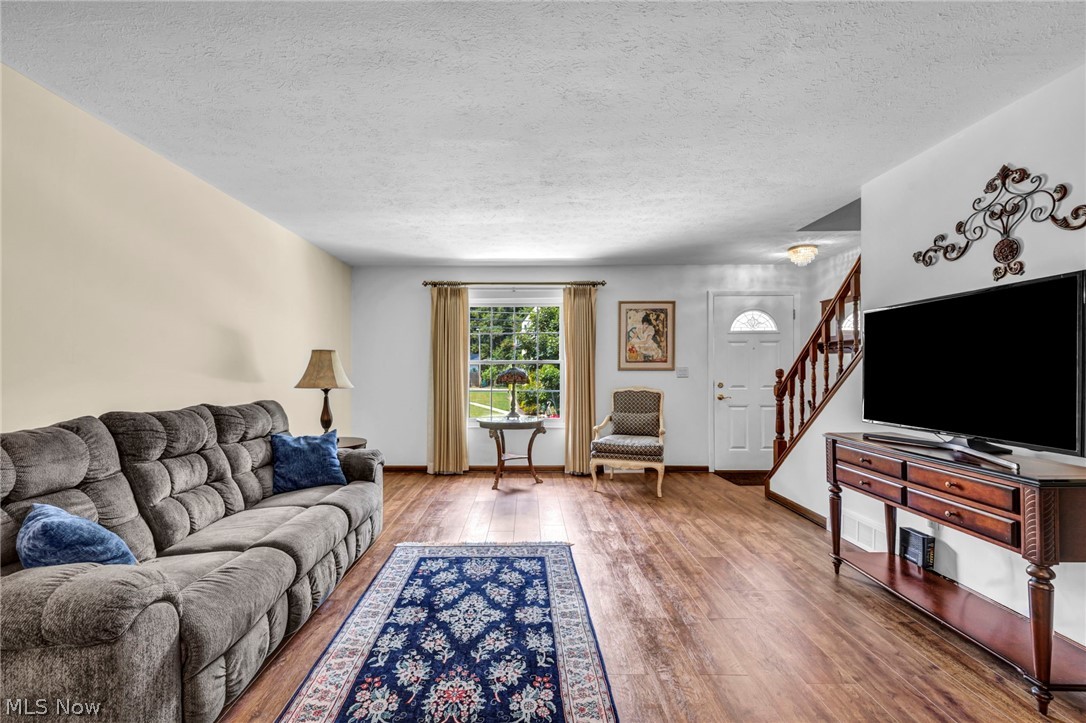 Cornerstone Square Twnhms Condo - Residential