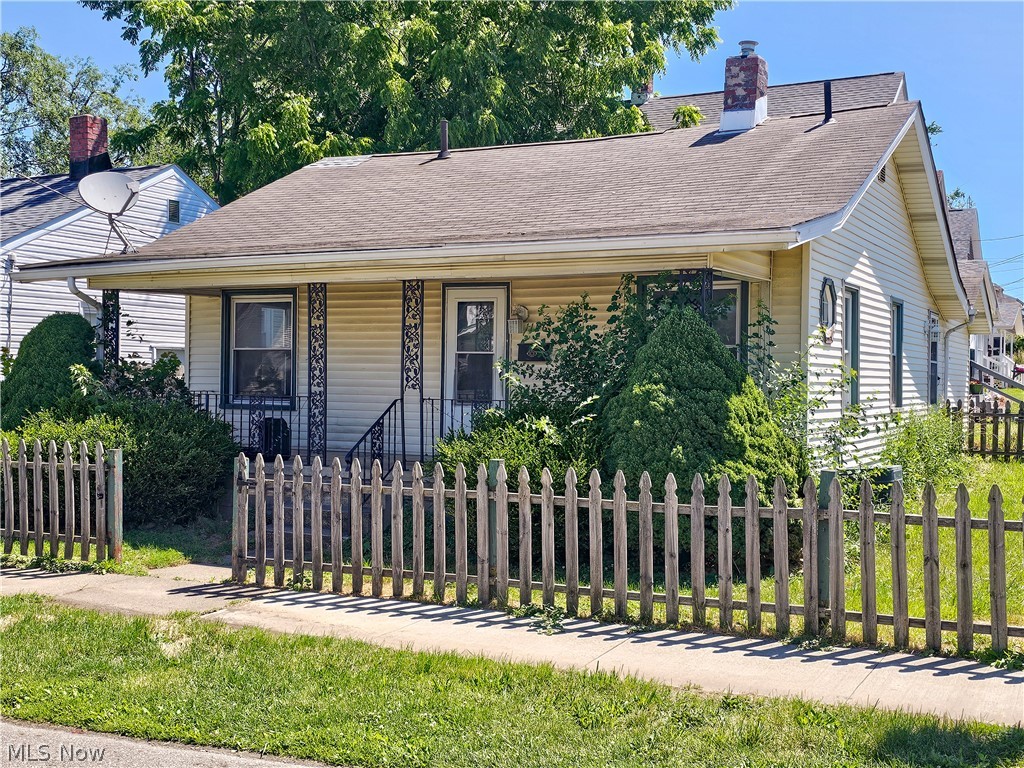 Good opportunity, featuring this vinyl sided home on corner lot in a convenient southwest Canton location, having living room, 2 bedrooms, full bath with fiberglass shower, white kitchen cupboards, ceiling fan, stainless sink & appliances, first floor laundry, full basement with F/A gas furnace and Central Air, gas water heater, replacement windows, glass block windows and concrete porch. Home is situated in a convenient location and awaits your updates and personal touch. Opportunity knocking!! Taxes $406.96 per half. All public utilities. Stark County parcel number 221382. Property open for inspection one hour prior to auction.
