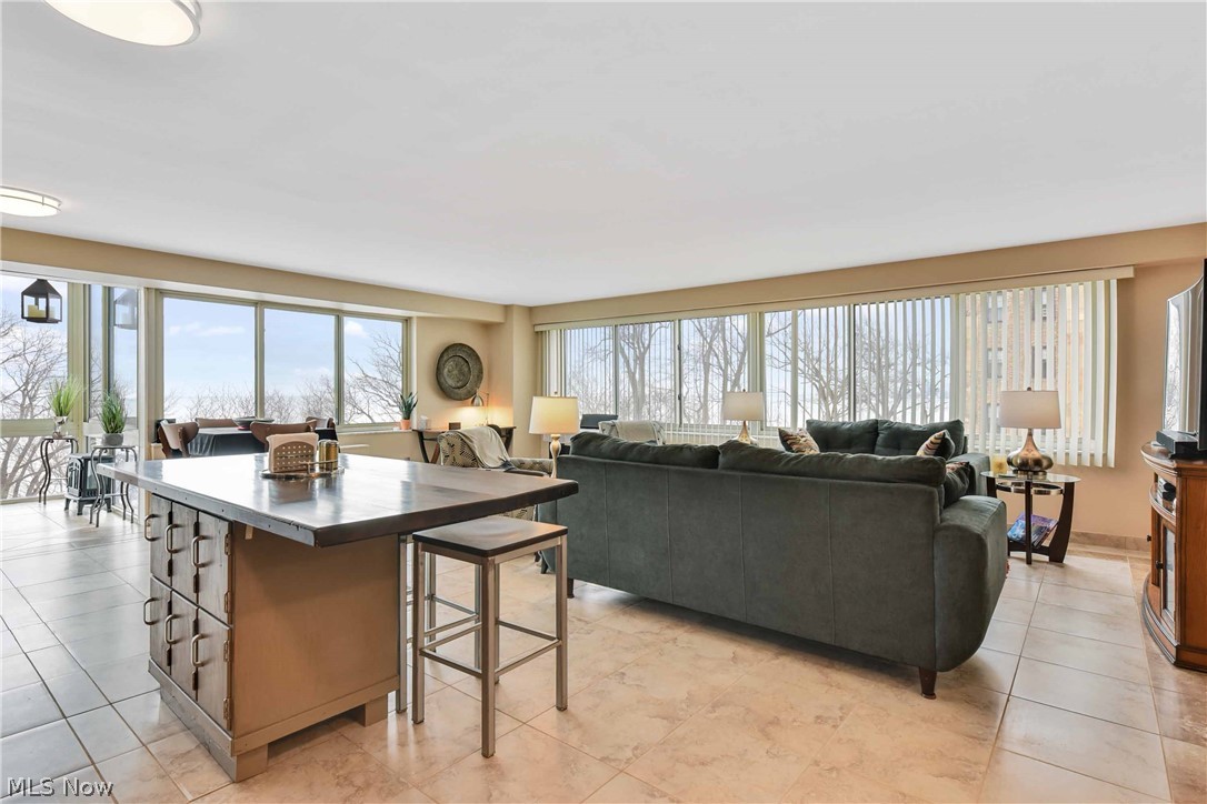Marine Towers East Condo - Residential Lease