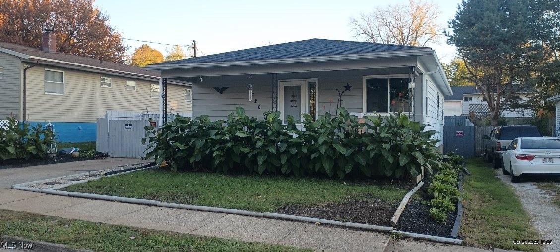 Fantastic opportunity to live near Howe Road corridor. 3 Bedroom, 2 Bath Ranch style home. Featuring eat in kitchen, living room. nice size bedrooms and much more. Great options with partial finished basement, two car garage and fenced in rear yard. 
Enjoy the front porch, convenient location and much more.