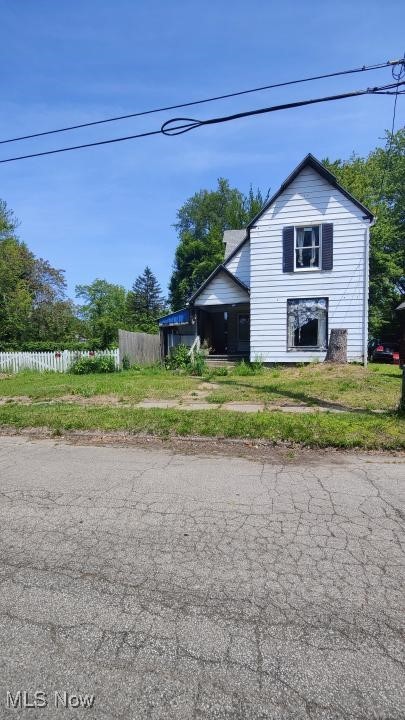 INVESTOR SPECIAL..   OWNER WANTS SOLD!  All reasonable offers considered.

LONG TERM TENANT PASSED AWAY.  

HANDI CAP ACCESSABLE  with  a working CHAIRLIFT AT THE  FRONT PORCH(on separate electric source with back up battery)

updates:  Roof 7+ yrs old, furnace 2021, hotwater tank 2022.

highlites:  stain glass in several windows, 1st floor bath.  large back yard, dry basement. 

needed repairs:  missing shingles from recent  storms has cause some interior water issues;  electrical  updates needed.

home interior is dated and needs your imagination to bring it current. 

Drive way is shared with the home east of property.


Property  being sold   " AS IS "  seller to make NO repairs.  Any inspections are for Buyer information only.