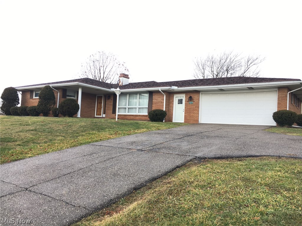 CLEAN,CLEAN,CLEAN.. THIS 3 BEDROOM BRICK HOME SITS ON 1 ACRE OF GROUND COMPETE WITH 2 STORY BARN ON PROPERTY. HEAT PUMP 2013, 200 AMP SERVICE,UPDATED KITCHEN,LARGE UNFINISHED BASEMENT WITH FULL BATH AND LAUNDRY ROOM,VERTICAL BLINDS THROUGHOUT,1/2 BATH OFF OF MASTER BEDROOM,SUNROOM WITH ALL SLIDING DOORS AND VERTICAL BLINDS LEAD TO A BACK YARD WITH SPECTACULAR VIEW OF FRIENDSHIP PARK.
THIS HOME HAS A RAYLAND MAILING ADDRESS BUT IS LOCATED IN SMITHFIELD. CALL OFFICE TO VIEW.