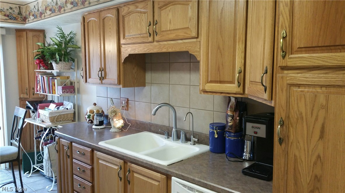 Kings Court Condo - Residential