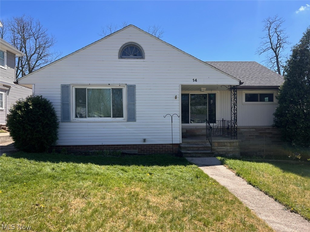 This lovely 3 bedroom, 2 full bathroom ranch-style single-family home in Bedford is ready for you to move in! Located within the Bedford School district, this home offers a comfortable, clean, and convenient living space. Don’t miss out on everything this home has to offer!