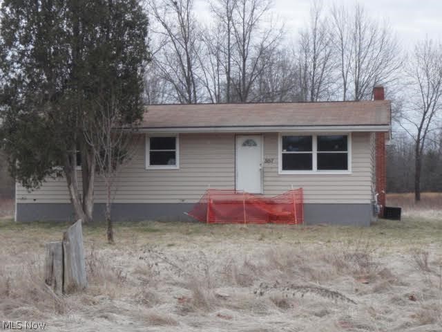 country living at its beast with close proximity to all the amenities! you can say you have it all!. over 7 acres with huge potential here, renovation already started, basically a blank canvas to design your dream home, over 1100 square foot and ready for your vision. take a peak at this one and you wont be sorry! This is a Fannie Mae Homepath Property