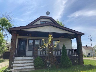 This charm home is being sold "as is". Non-owner-occupied offers will not be considered until after 30 days in MLS. Owner occupant buyers get first look, but Seller will not respond to any offers during the first 7 days in MLS.