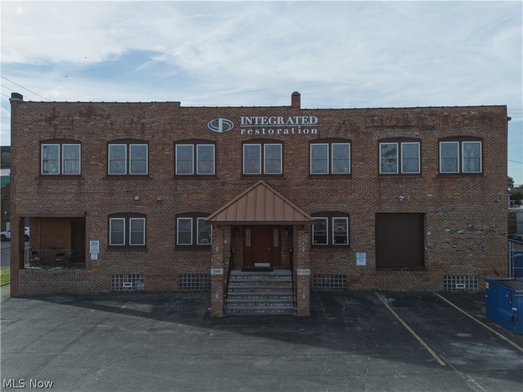 Investment Opportunity ? Historic Downtown Cleveland Building
Rare opportunity to own an impressive fully remodeled historic building offering nearly 11,000 sq. ft. in a prime downtown Cleveland location. This income-producing property features its own private parking lot, a valuable amenity for tenants and visitors alike. Currently generating approximately $6,000 per month in rental income, with an additional vacant unit offering the potential to increase income to approximately $7,600 per month. With further leasing and optimization, the property presents a potential income opportunity approaching $10,000 per month. A perfect opportunity for investors seeking strong cash flow, owner-users looking to offset occupancy costs, or those wanting to add a landmark property to their portfolio. Prime location, updated condition, multiple income streams, and significant upside potential make this a standout offering.Schedule your private showing today and explore the possibilities this exceptional downtown asset has to offer.