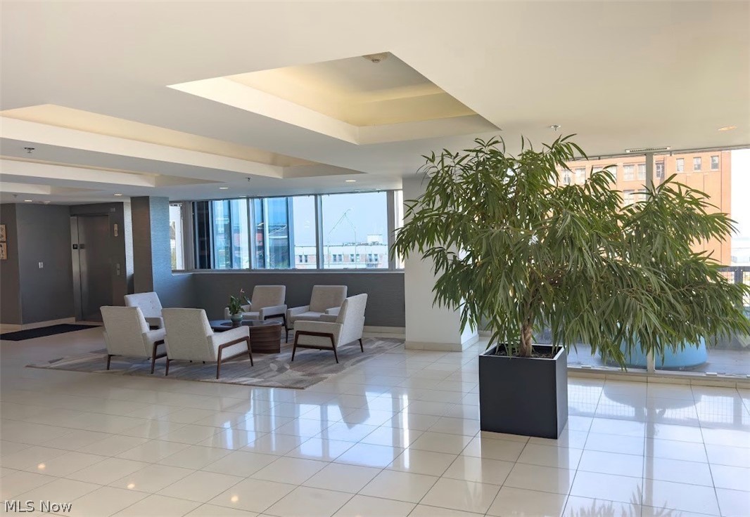 Pinnacle Condo - Residential
