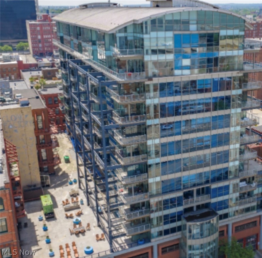 Pinnacle Condo - Residential