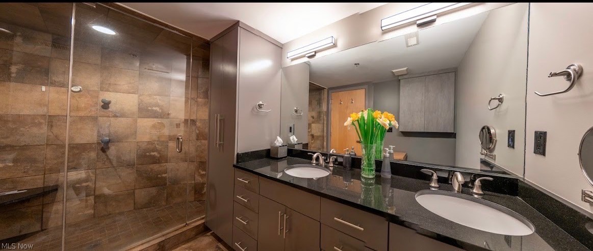 Pinnacle Condo - Residential