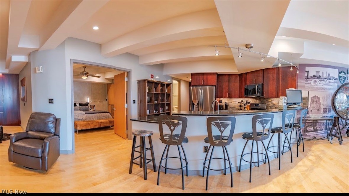 Pinnacle Condo - Residential