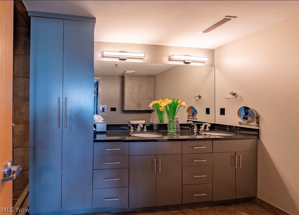 Pinnacle Condo - Residential