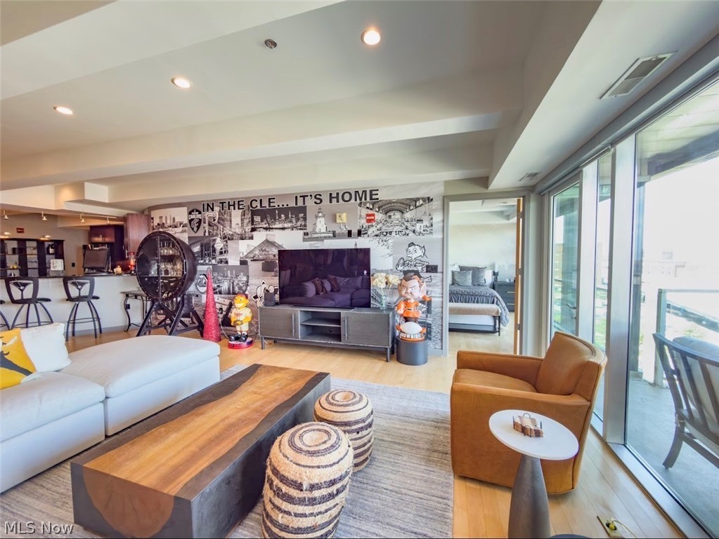 Pinnacle Condo - Residential