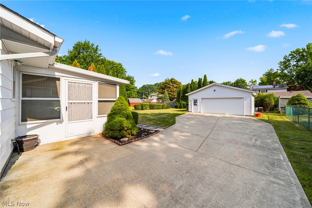 Mentor Manor - Residential