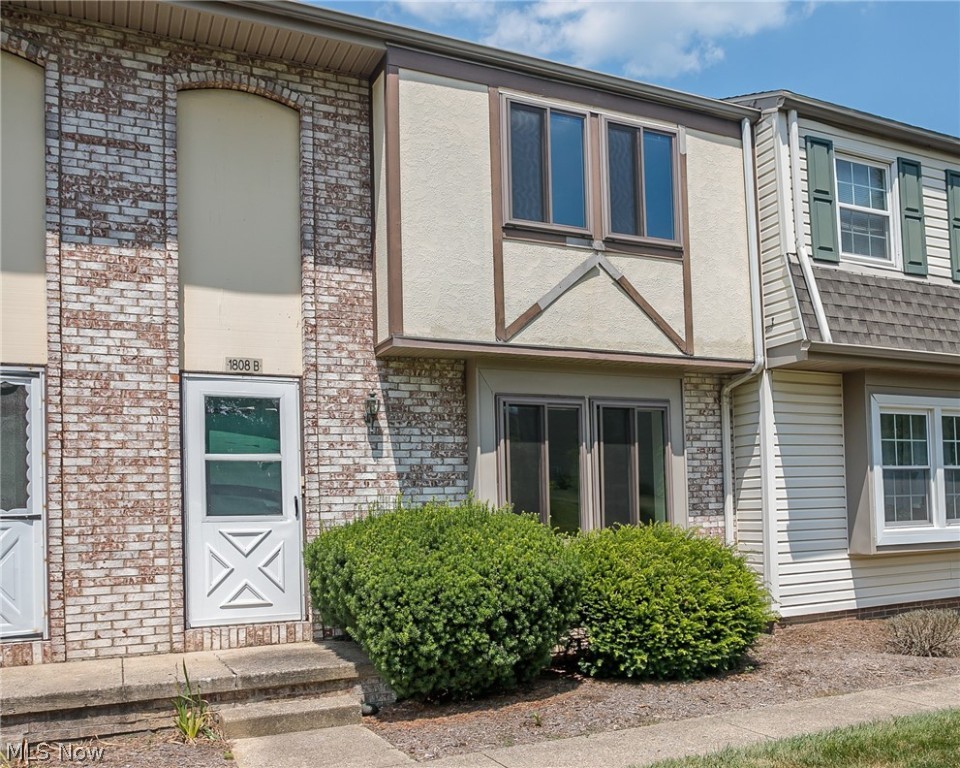 Huntington Park Condo - Residential