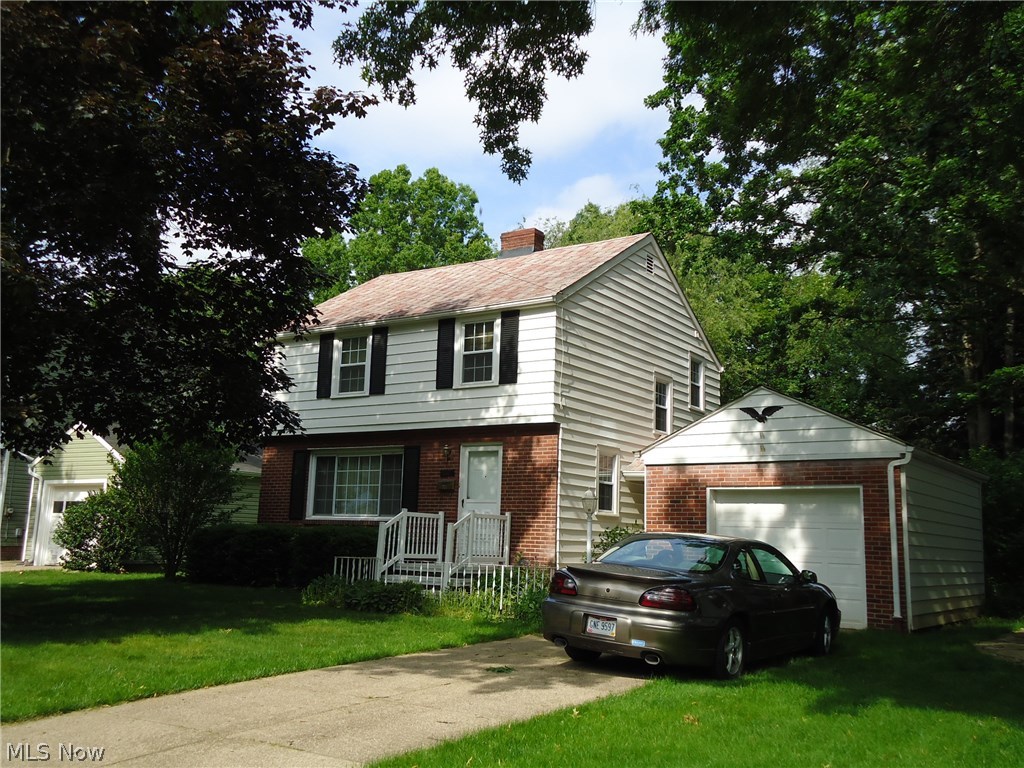Well kept home in a great Falls location!!  Freshly painted thruout with neutral colors.  Spacious Living Room with Fireplace & built-in Bookshelves.  Remodeled Bathroom(2016).   Formal Dining Room leads to Sunroom overlooking private yard.   Newer windows and  hot water tank(2015).
Eat-in Kitchen.  Rec Room in the basement.  Hardwood flooring under carpets.  Walk up attic for additional storage.   Offering 1 year Home Warranty.