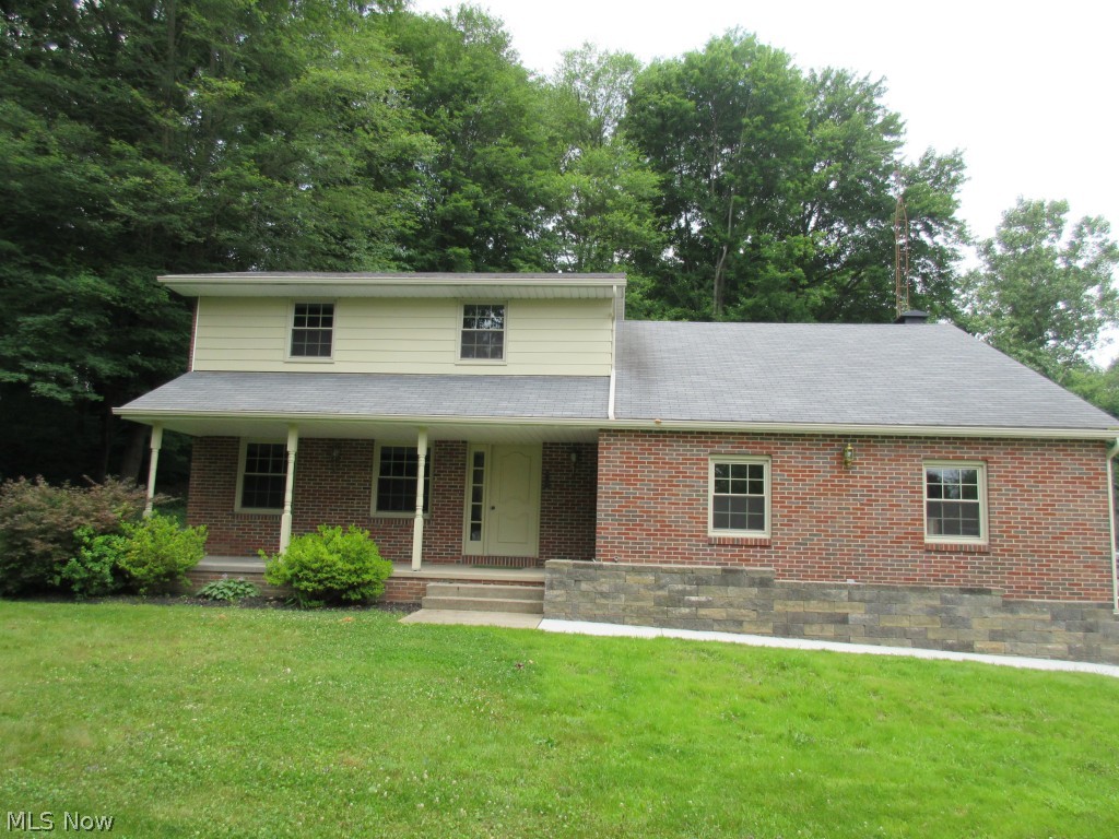 Fantastic 4 BR 2.5 BA home updated and move-in ready!  The incredible floor plan features a huge master suite with fireplace, updated master bath, giant walk in closet and 2nd floor laundry area.  There are also 3 other generously sized bedrooms, living & family rooms, plus a lower level rec room.  Plenty of room in the kitchen and dinette remodeled with corian countertops, ceramic tile backsplash and bamboo hardwood flooring.  So many more updates include Carrier HE furnace & central air, windows, 80 gal. HWT, carpet, paint, fixtures and more!  Great setting!  Won't last!
