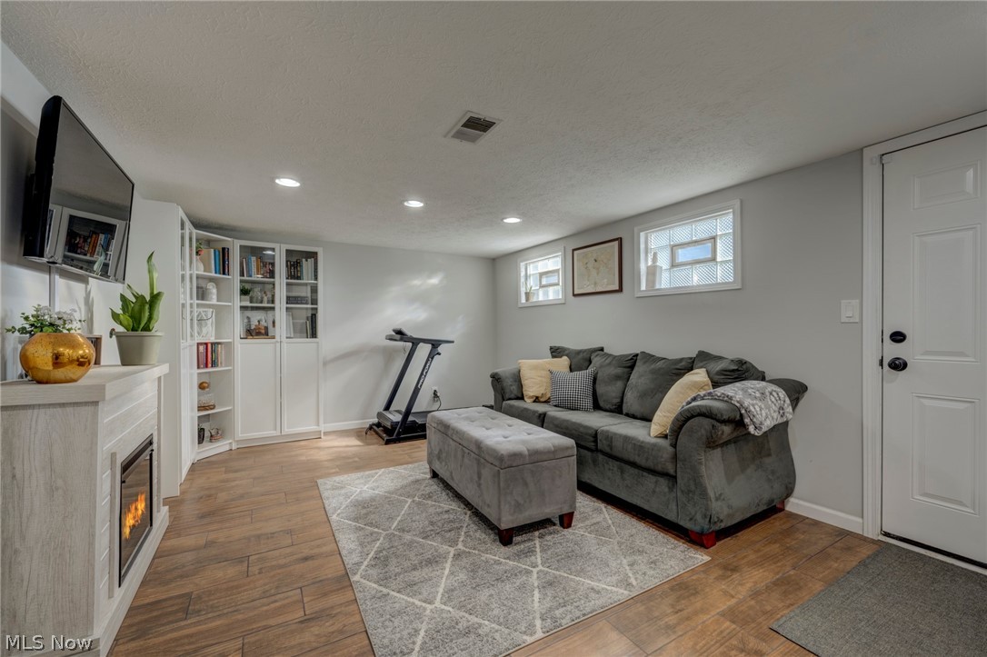 Hlld Acres - Residential