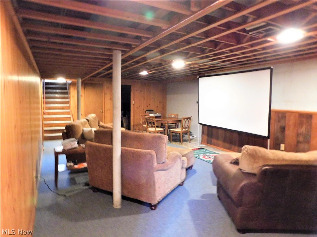 Hubbard Manor 03 - Residential