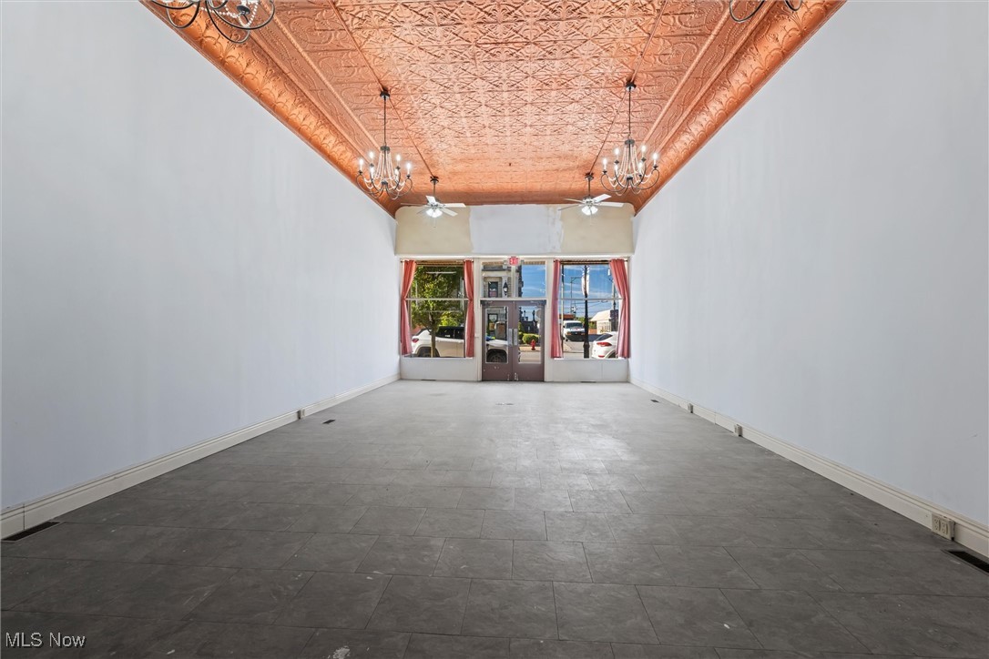 Cadiz Village - Commercial Sale