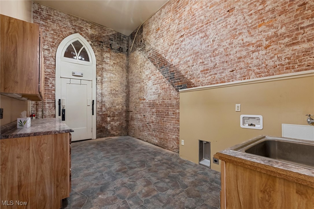 Cadiz Village - Commercial Sale