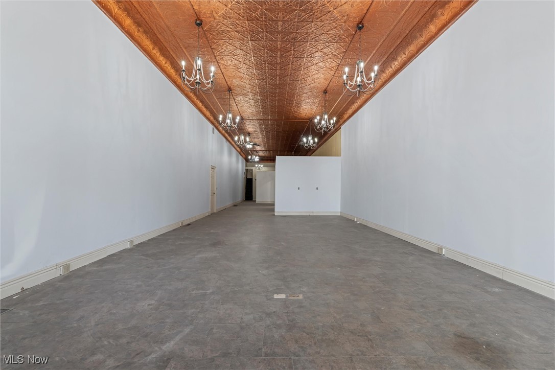 Cadiz Village - Commercial Sale