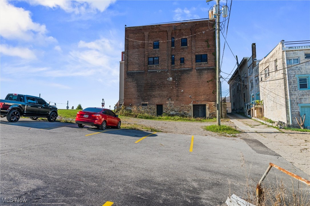 Cadiz Village - Commercial Sale