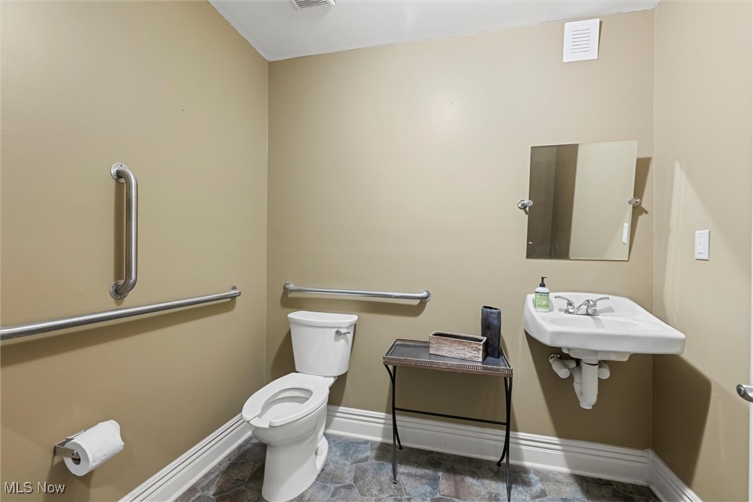 Cadiz Village - Commercial Sale