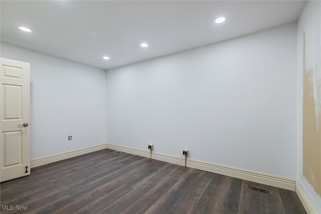 Cadiz Village - Commercial Sale