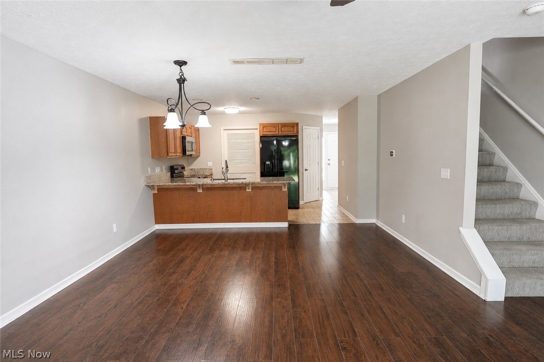 Forest View Xings Condo Ph 02 - Residential