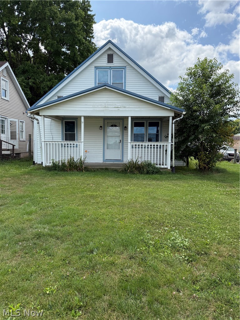 This 3 bedroom 1 bath home is located in St Clair Township and centrally located to all major highways! It offers a newer metal roof along with vinyl windows. With some TLC you could make it your own! Call to schedule your appointment today!