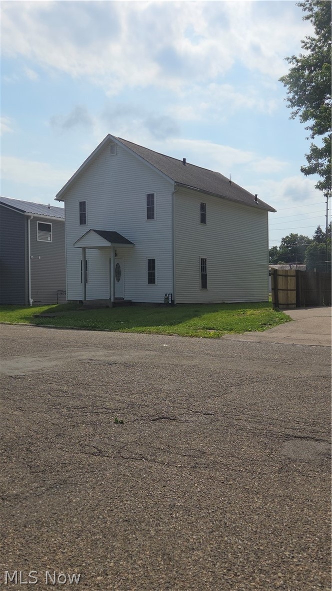 This charming fixer-upper in Zanesville, Ohio, located on Central Avenue, offers plenty of potential for the right buyer. With three bedrooms and two bathrooms, this home is an ideal canvas for those looking to customize and renovate. The property features a spacious living area and a backyard with room for gardening or outdoor activities. It's a great opportunity for those who enjoy putting their own touch on a home.

Owner affiliated with Y City Realty
