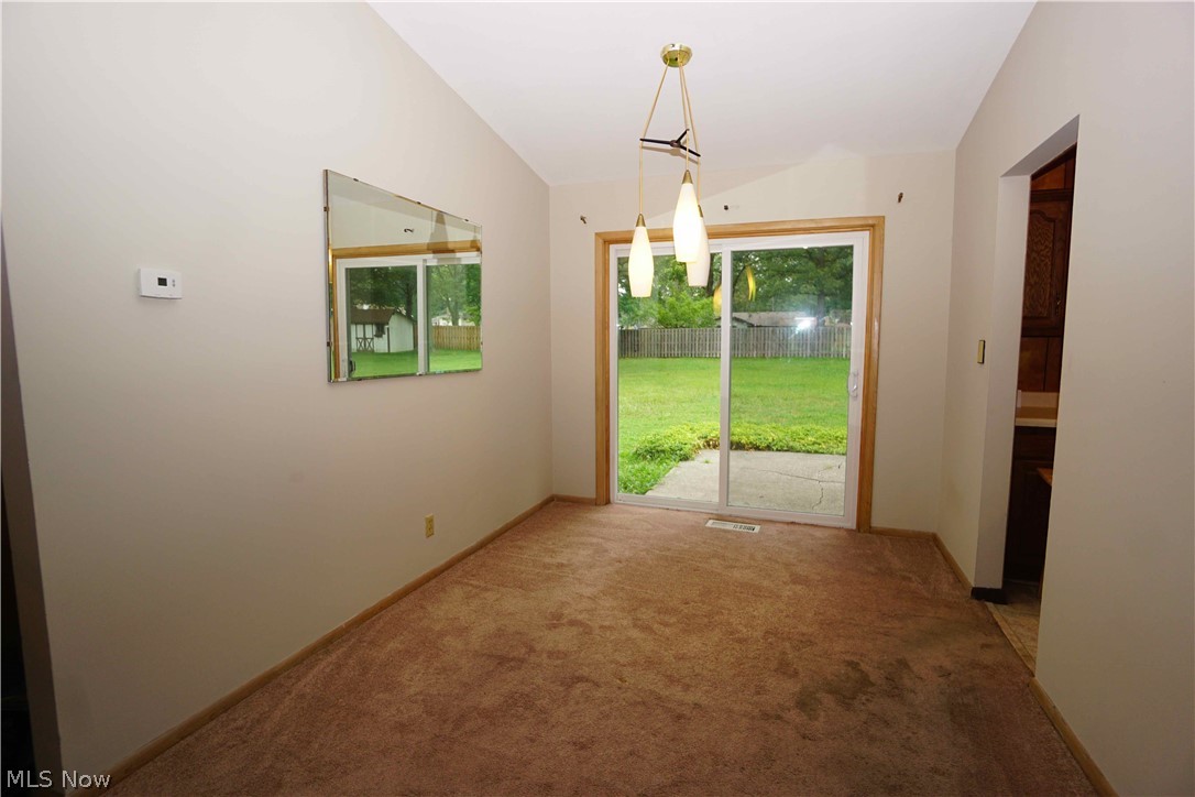 Mentor Garden Fwy Estate 02 - Residential Lease
